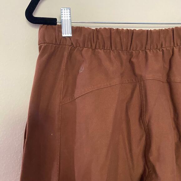 Lululemon Light Utilitech Cargo Pocket High-Rise Pant Roasted Brown sz 27 - Picture 4 of 5